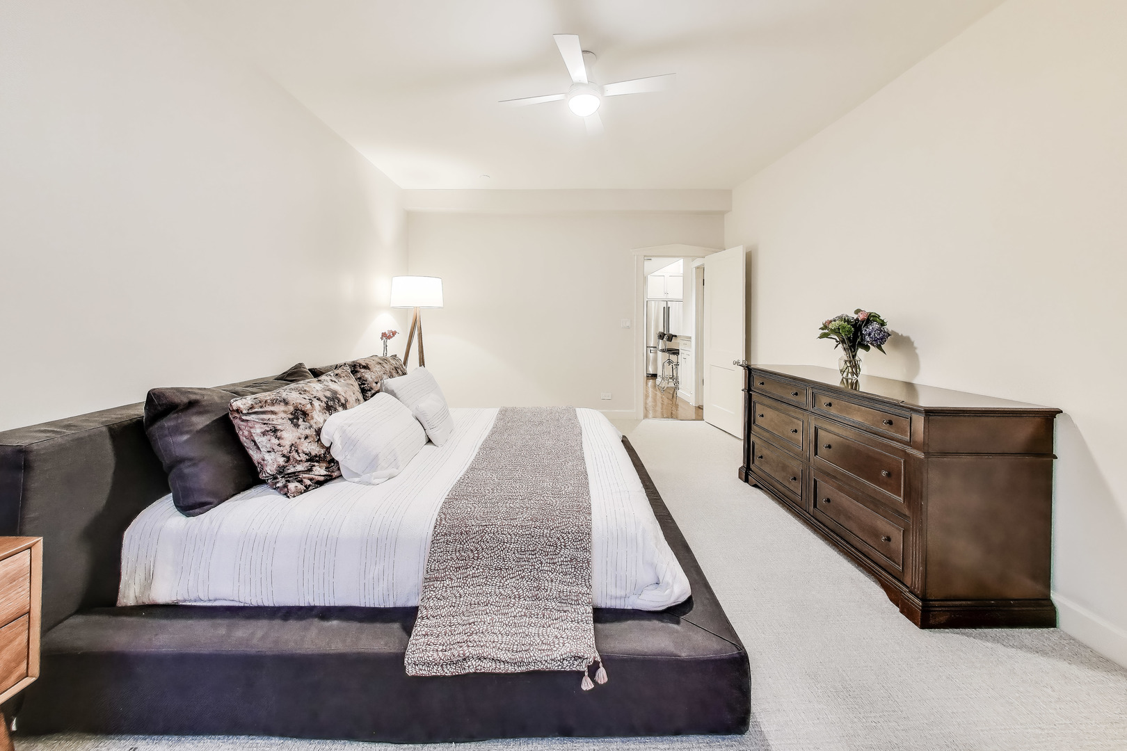 628 W Grace Street Unit: 2W