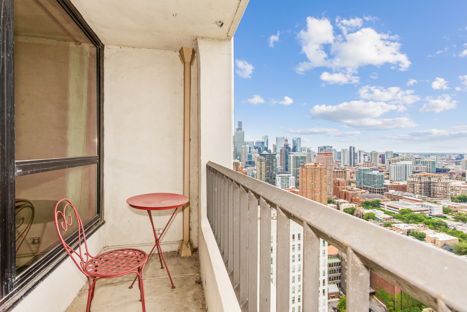 1030 N State Street Unit: 35M