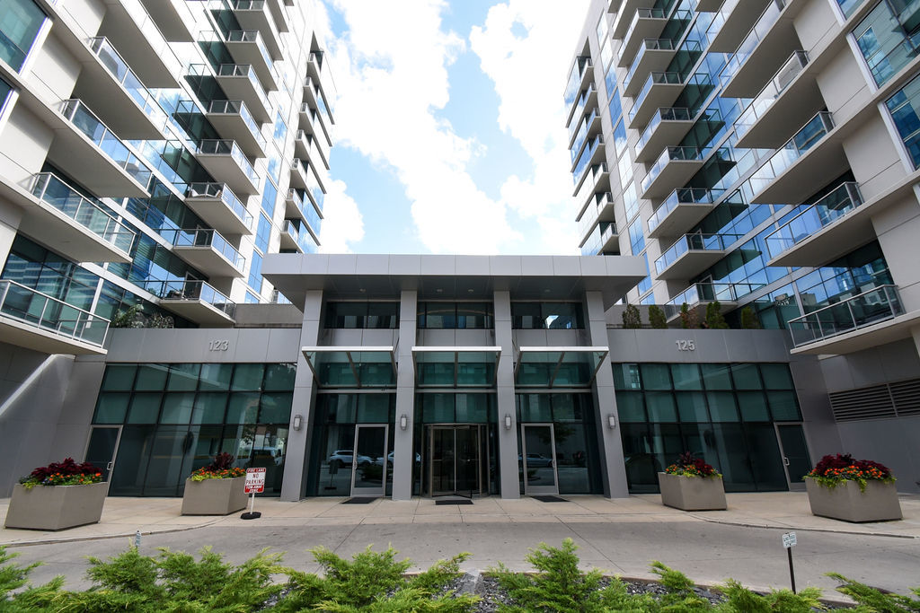 123 S GREEN Street Unit: 602B