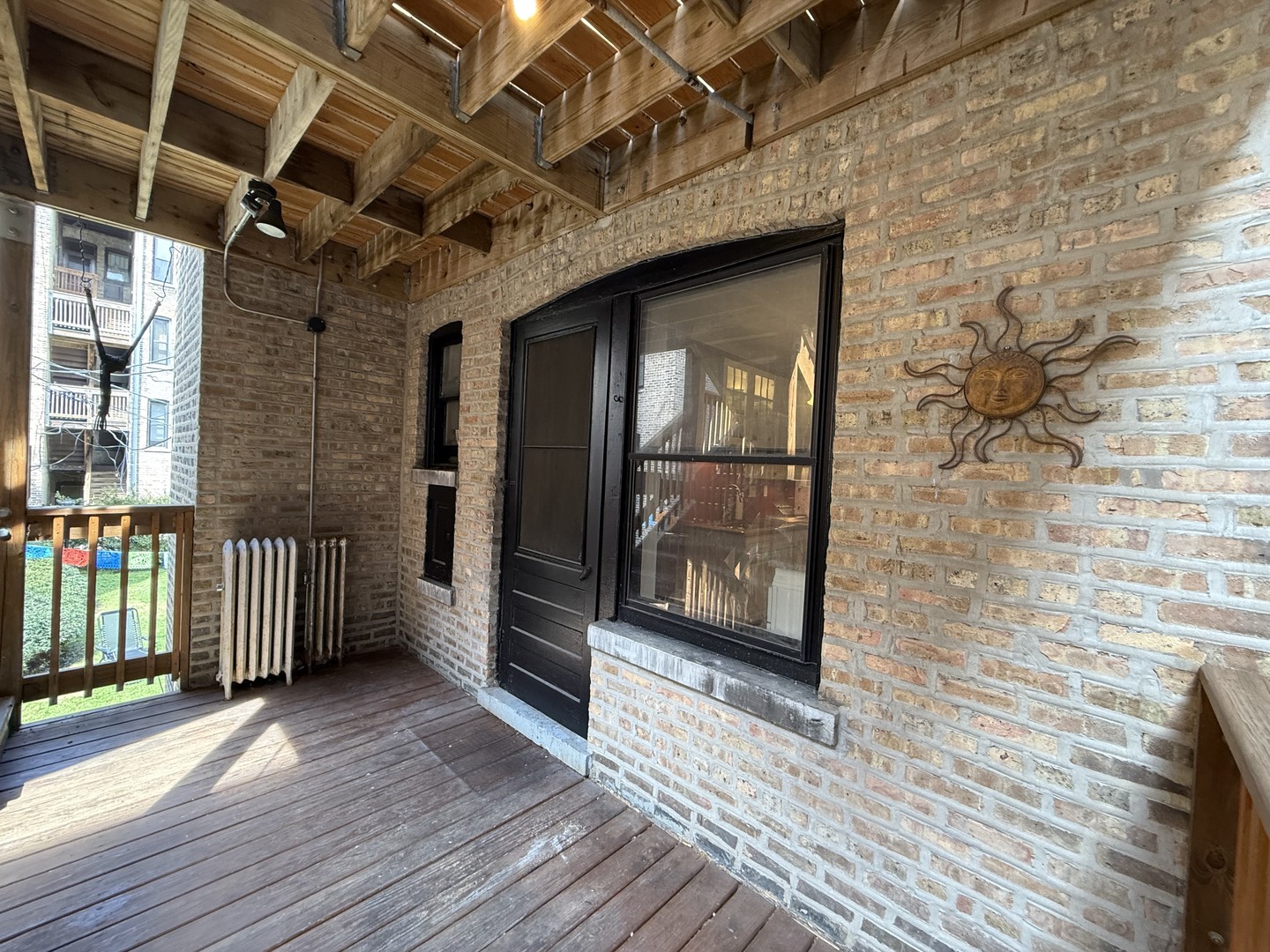 2422 W Lunt Avenue Unit: E1