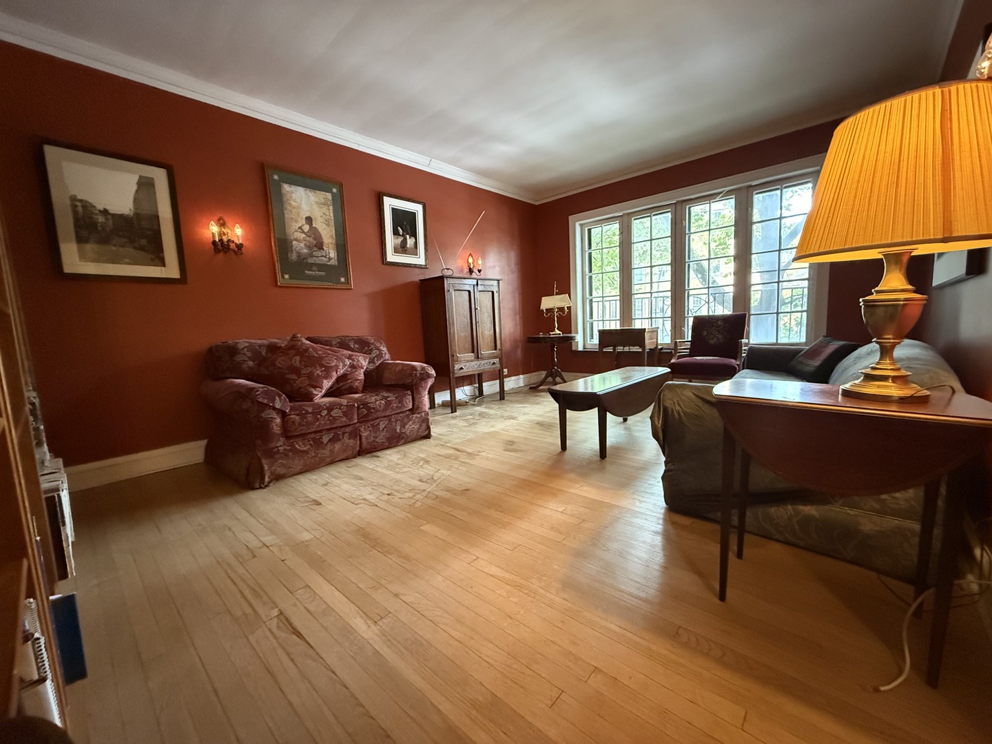 2422 W Lunt Avenue Unit: E1