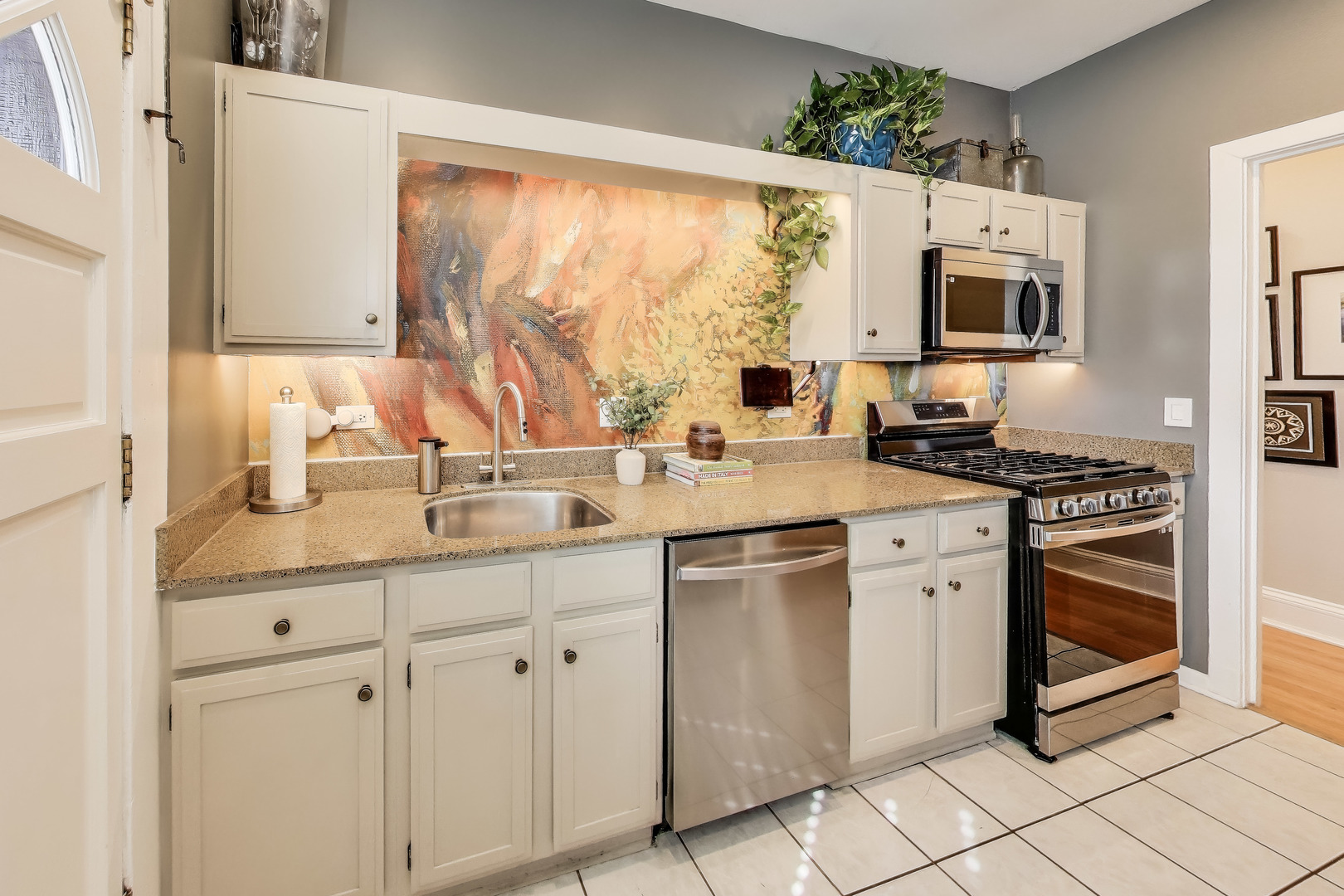1444 W Fargo Avenue Unit: 3W