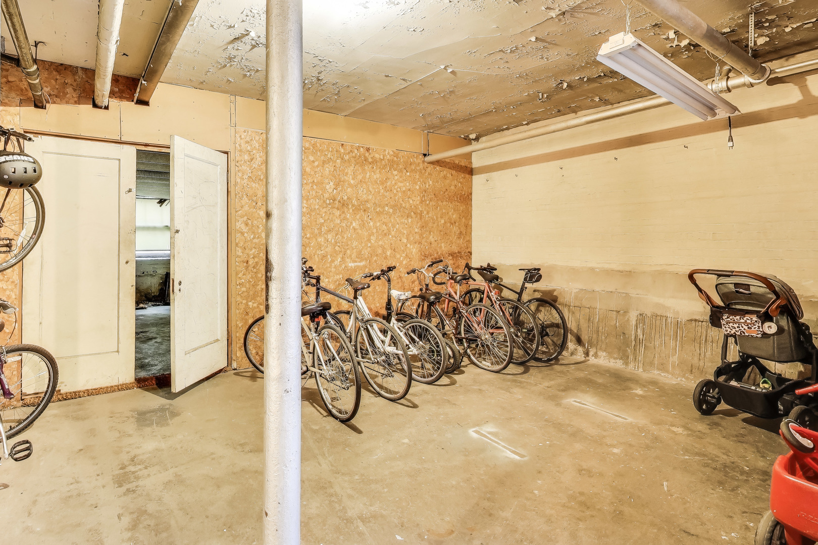 1444 W Fargo Avenue Unit: 3W