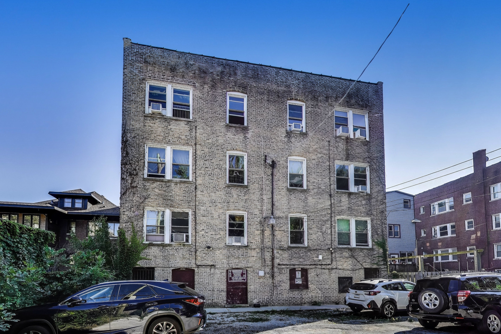 1444 W Fargo Avenue Unit: 3W