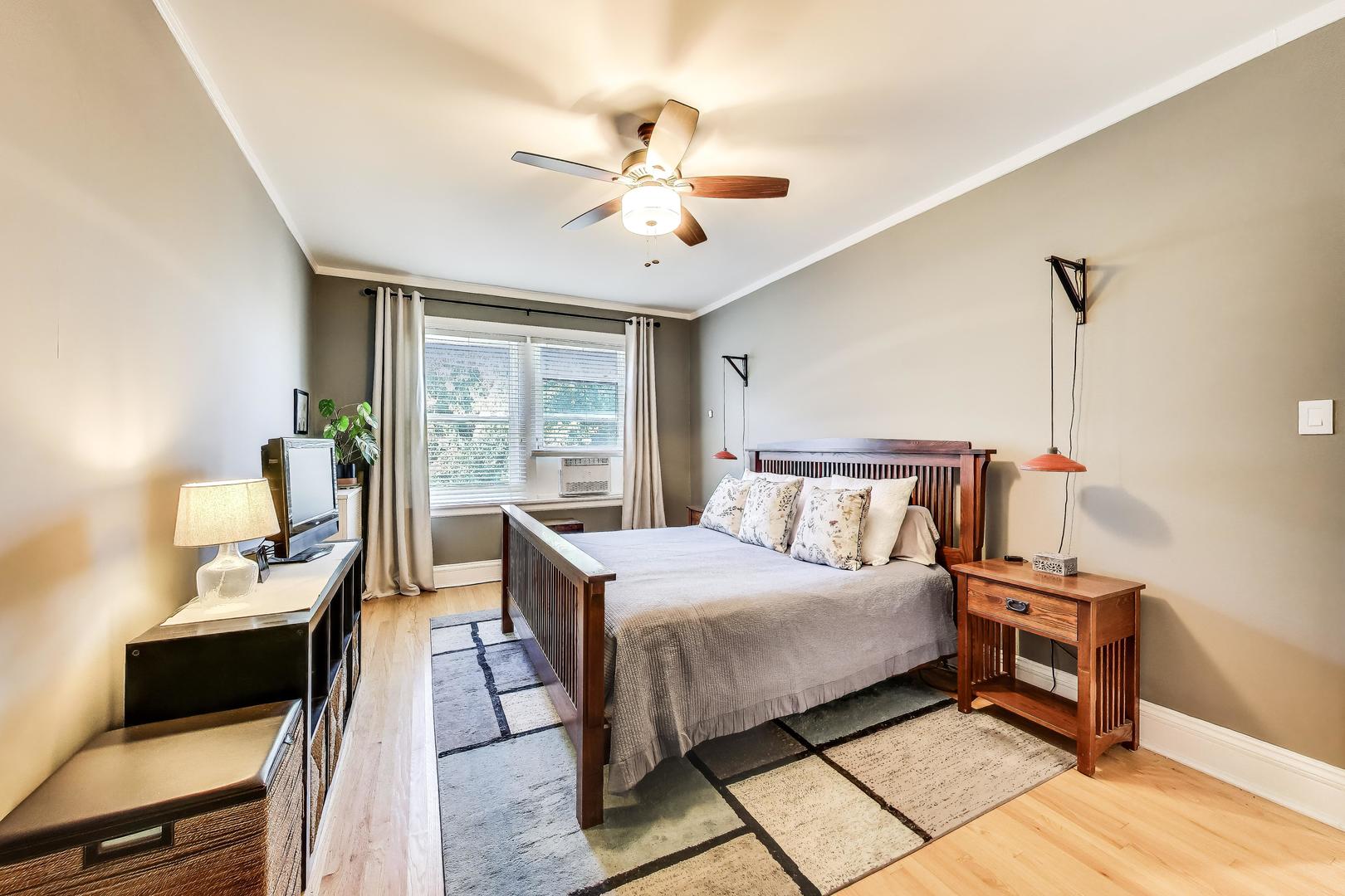 1444 W Fargo Avenue Unit: 3W