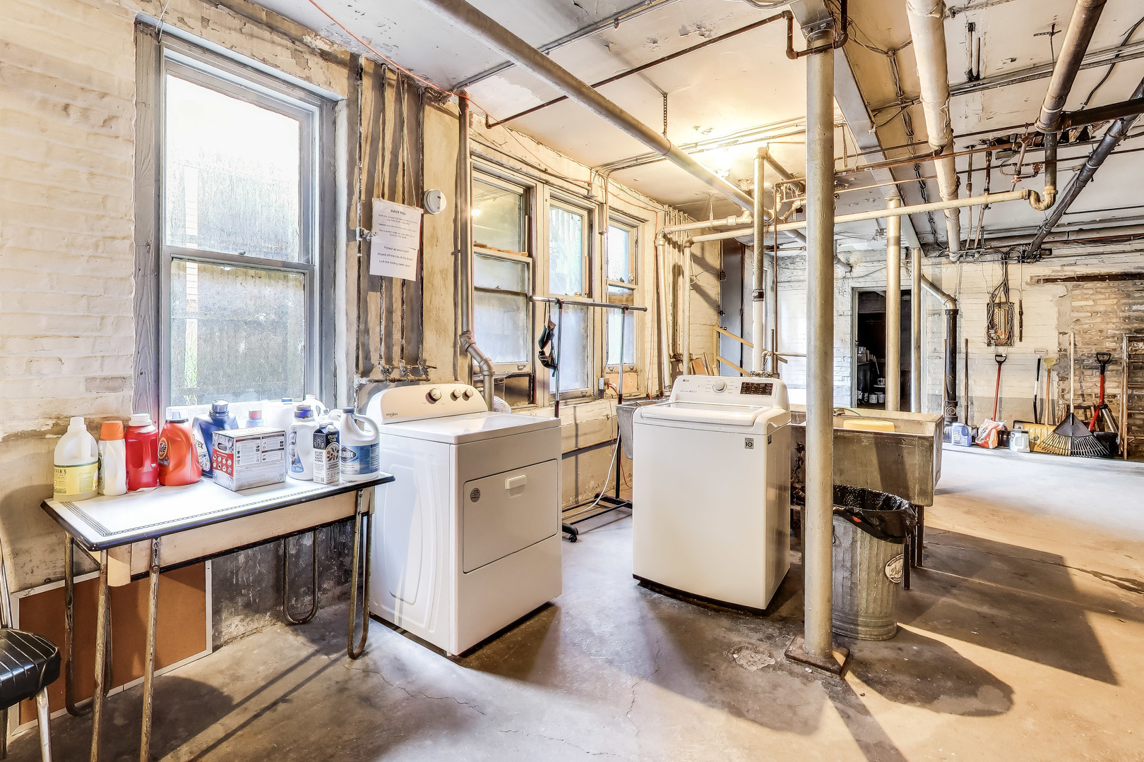 1444 W Fargo Avenue Unit: 3W