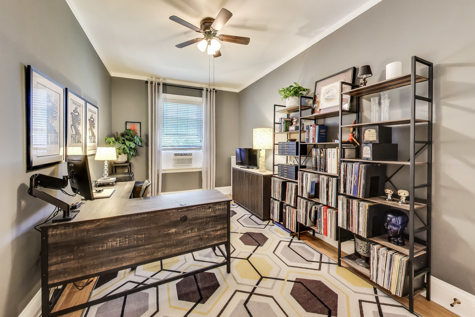 1444 W Fargo Avenue Unit: 3W