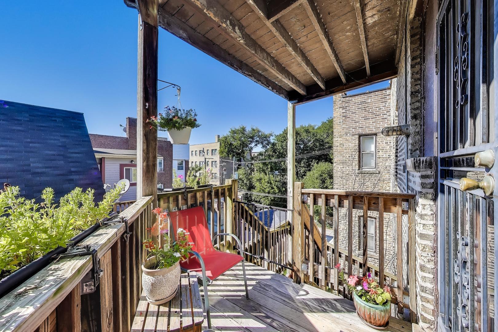 1444 W Fargo Avenue Unit: 3W