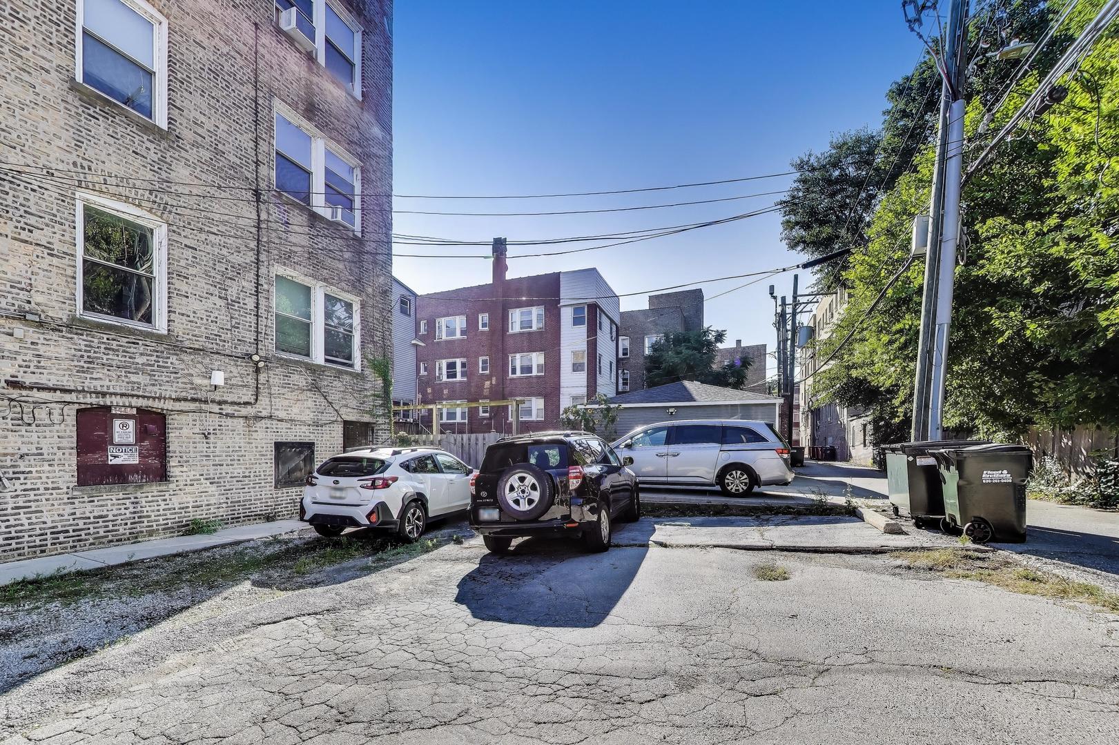 1444 W Fargo Avenue Unit: 3W
