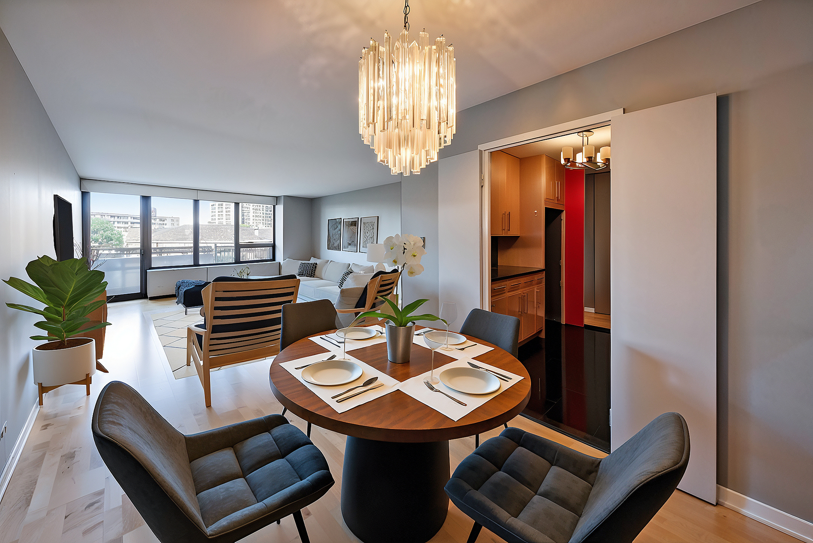 3930 N Pine Grove Avenue Unit: 607