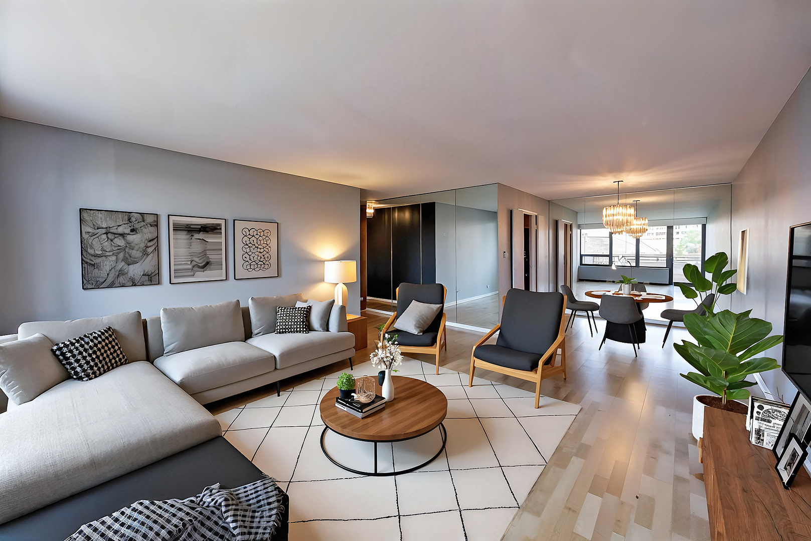 3930 N Pine Grove Avenue Unit: 607