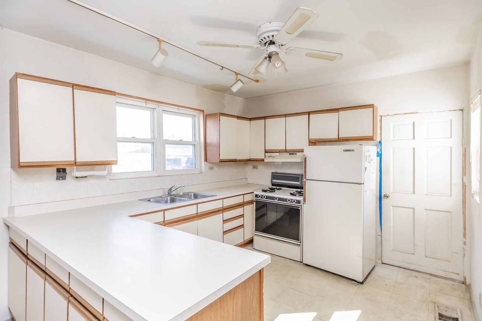7537 W 61st Street