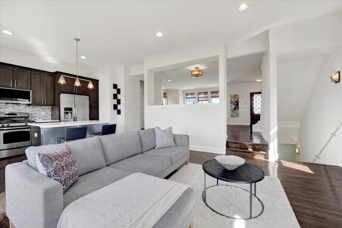 5233 W Olive Avenue