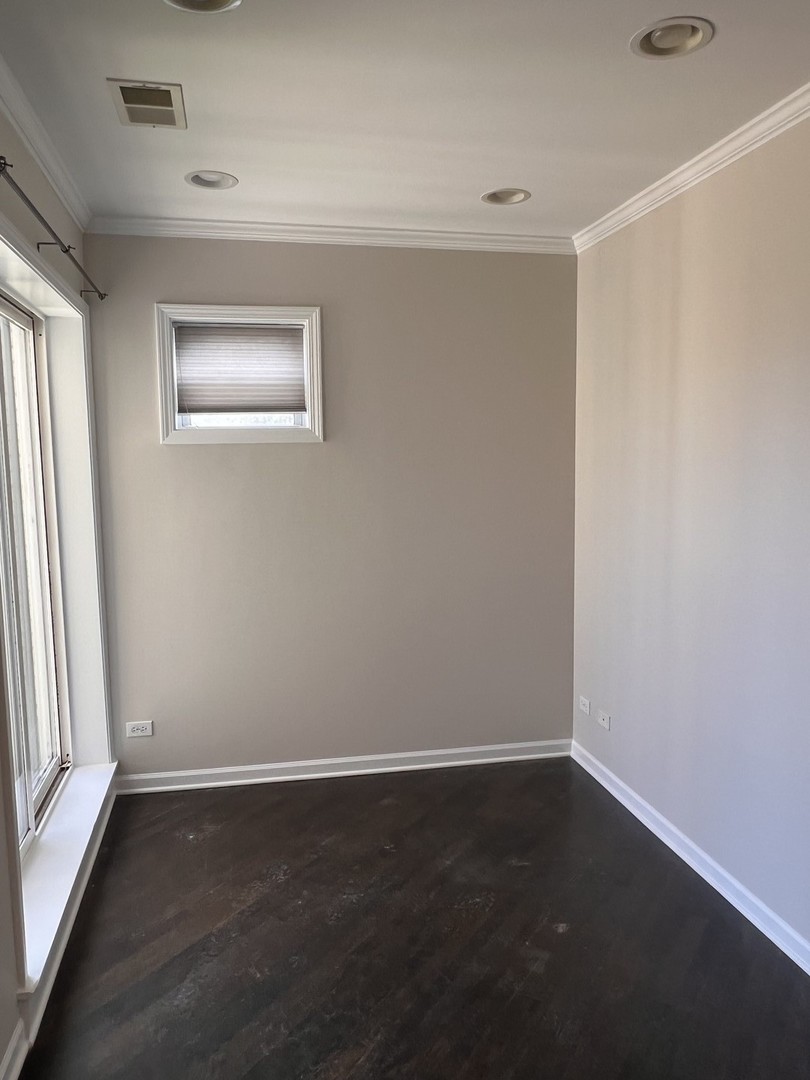 2053 W SUMMERDALE Avenue Unit: 3S