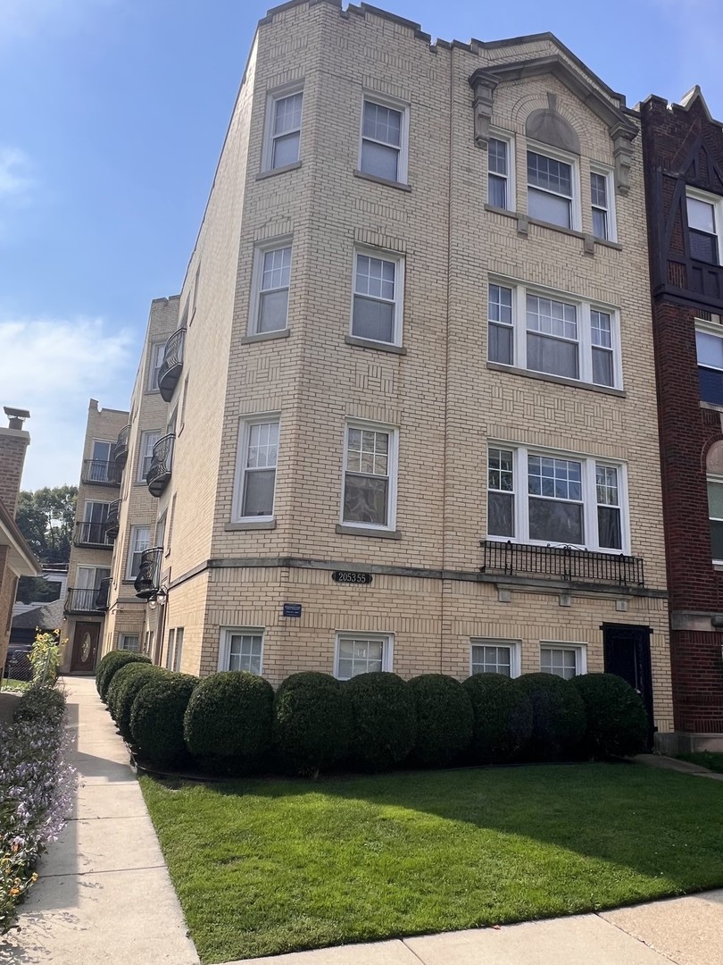 2053 W SUMMERDALE Avenue Unit: 3S