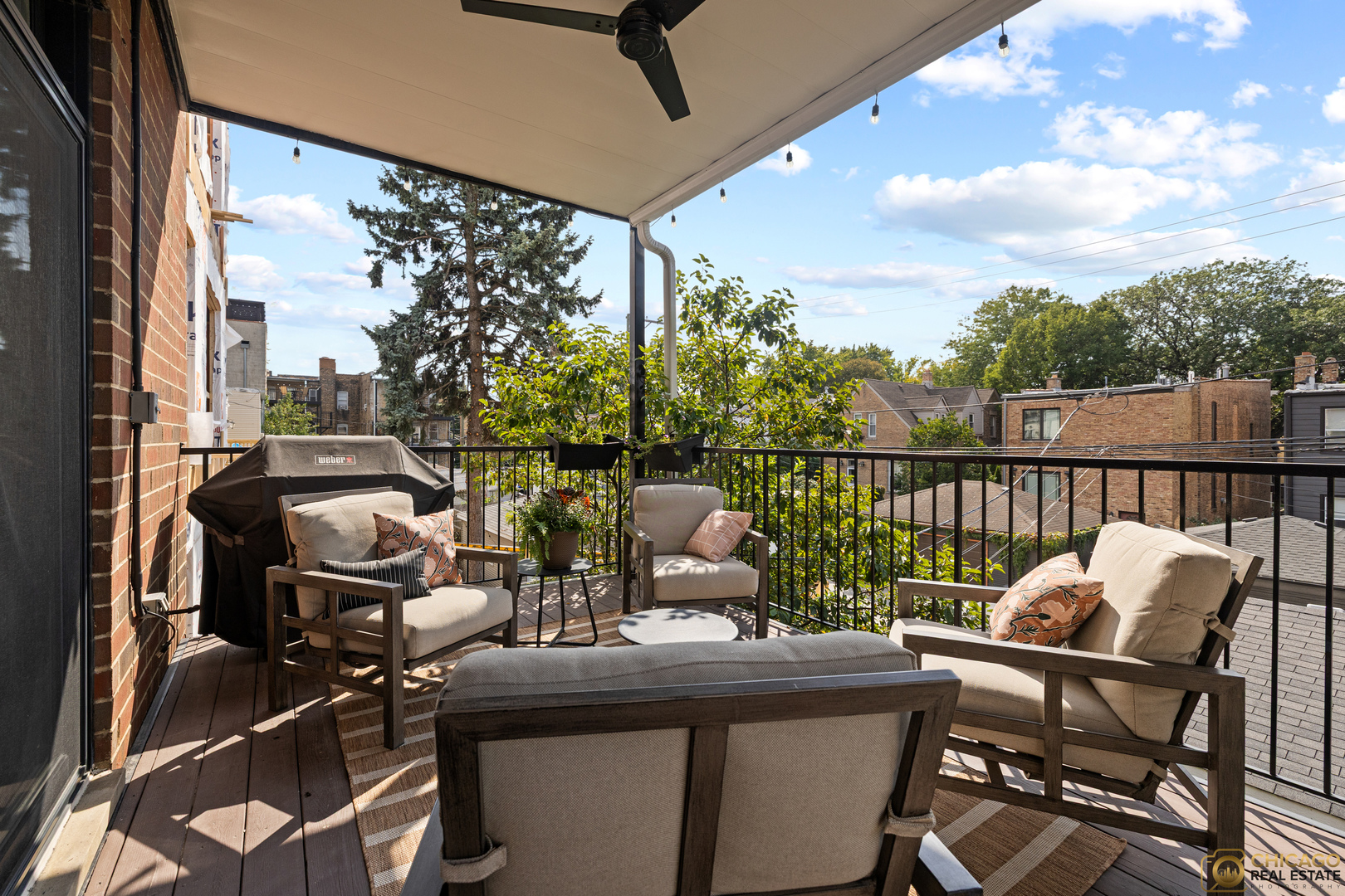 3822 N DAMEN Avenue Unit: 2