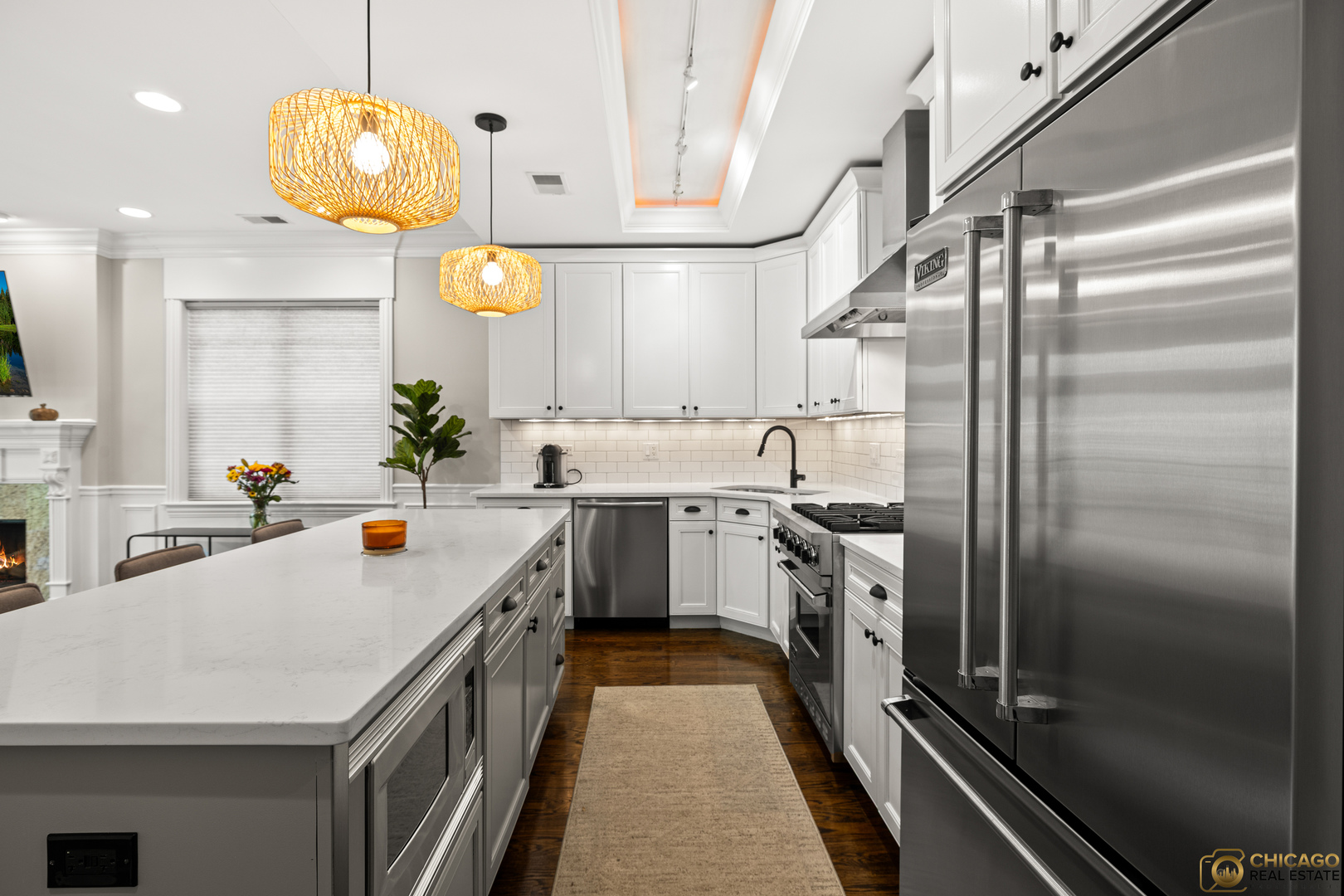 3822 N DAMEN Avenue Unit: 2