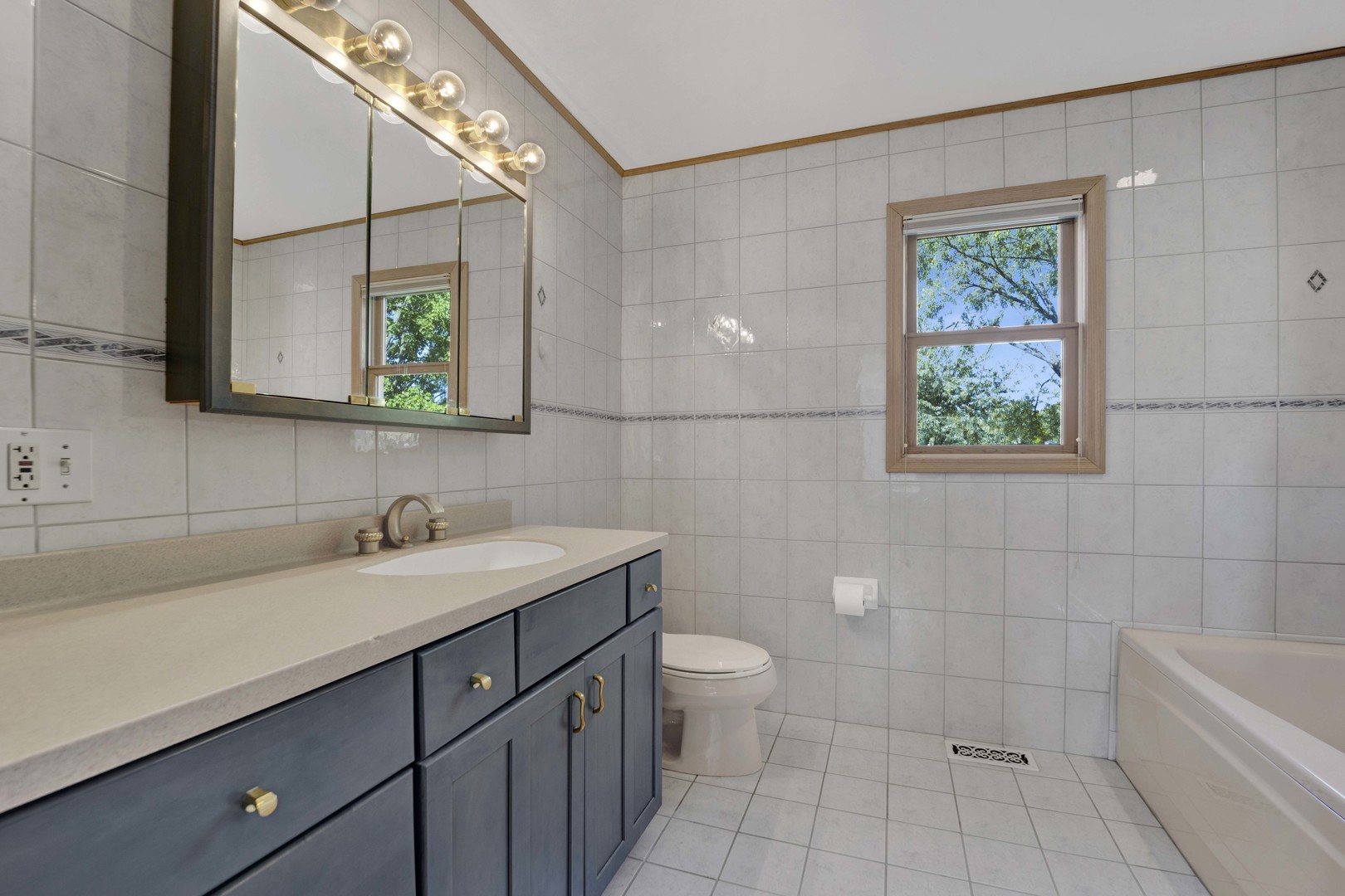 859 BEECHWOOD Road