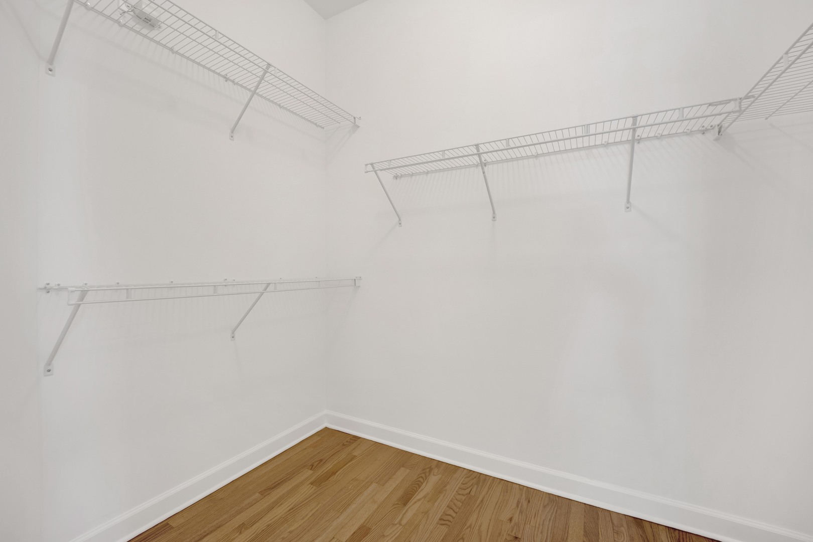 6025 N Ridge Avenue Unit: 1W