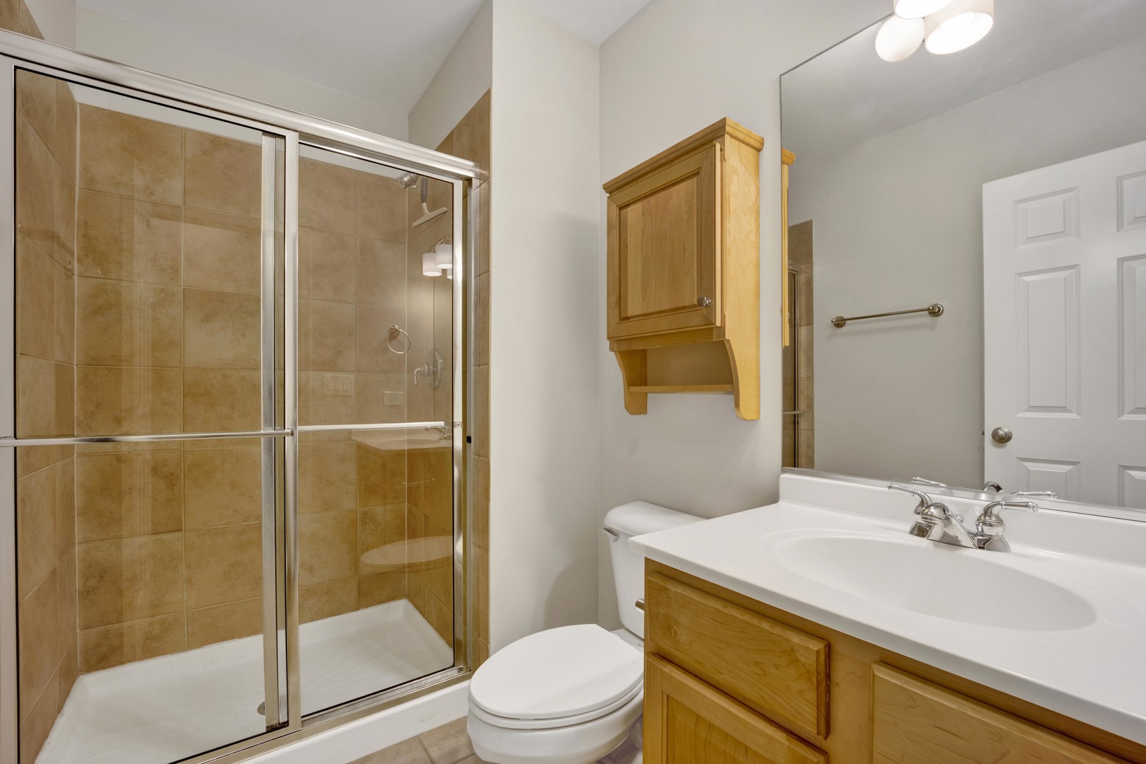 6025 N Ridge Avenue Unit: 1W