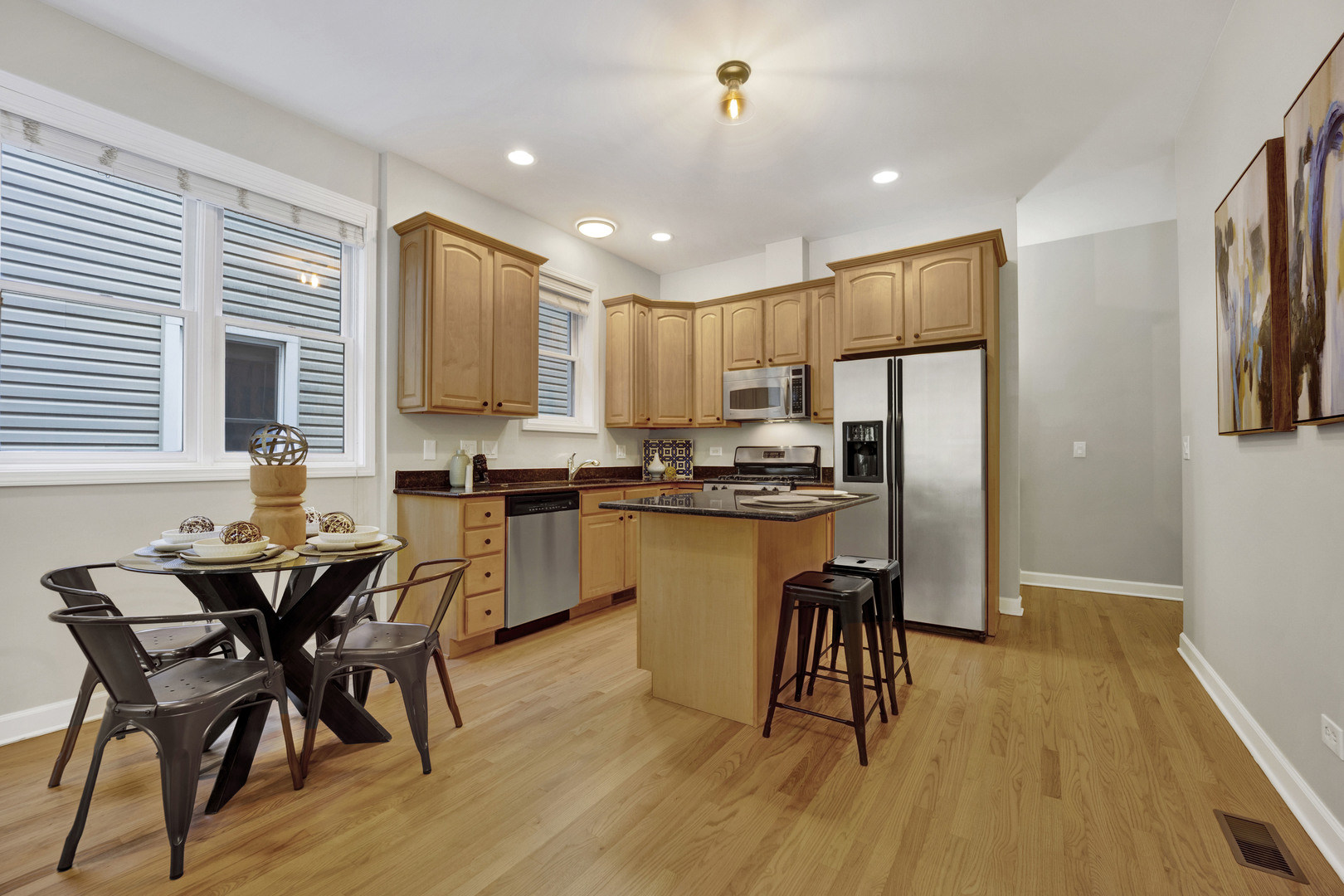 6025 N Ridge Avenue Unit: 1W