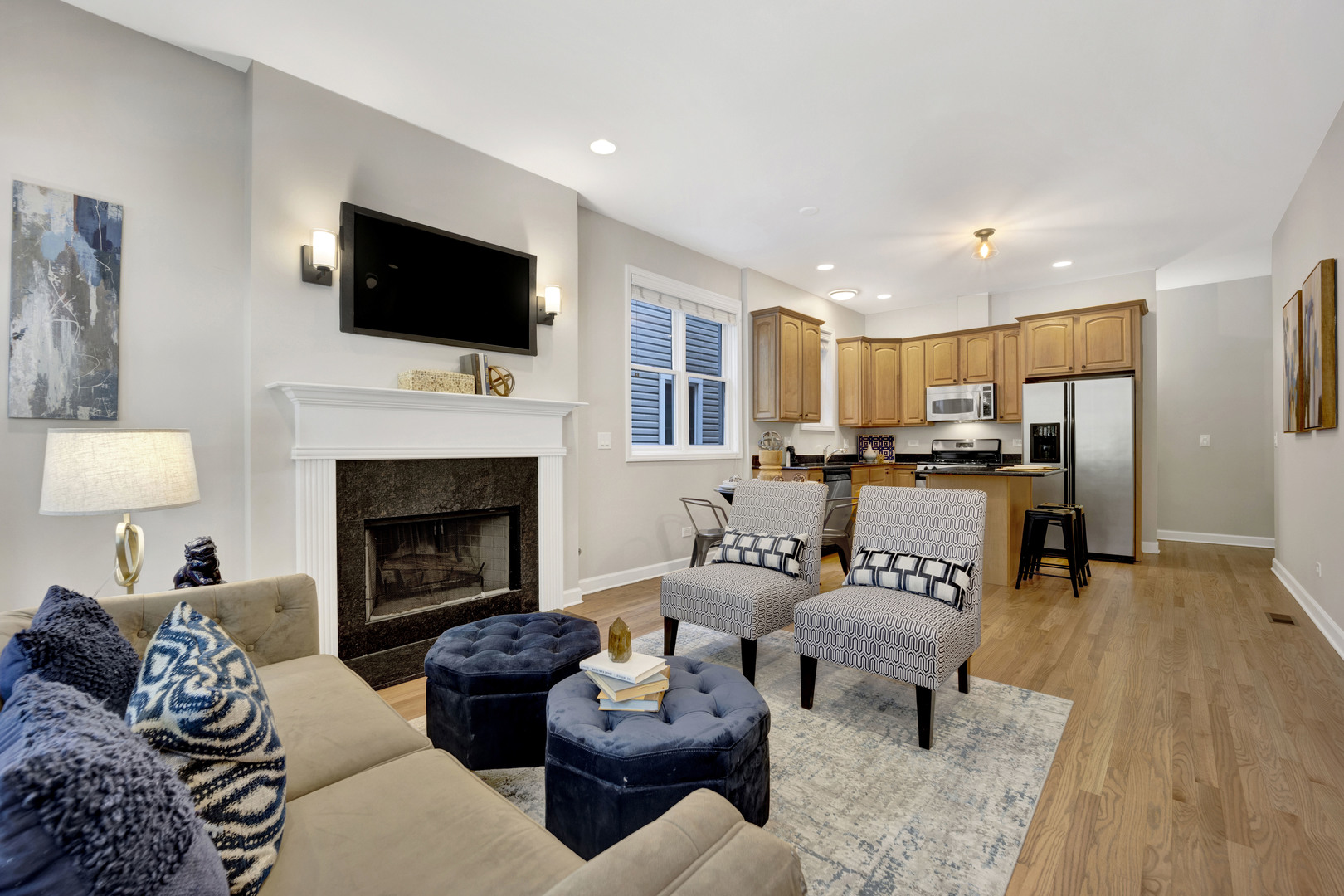 6025 N Ridge Avenue Unit: 1W