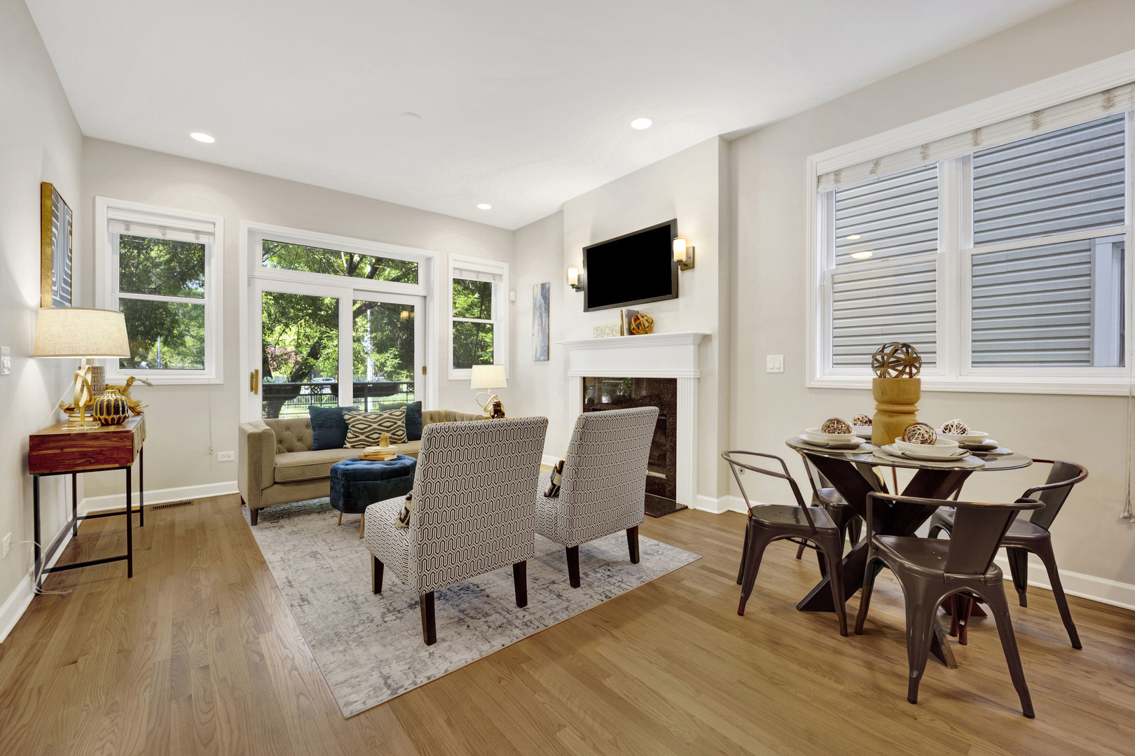 6025 N Ridge Avenue Unit: 1W