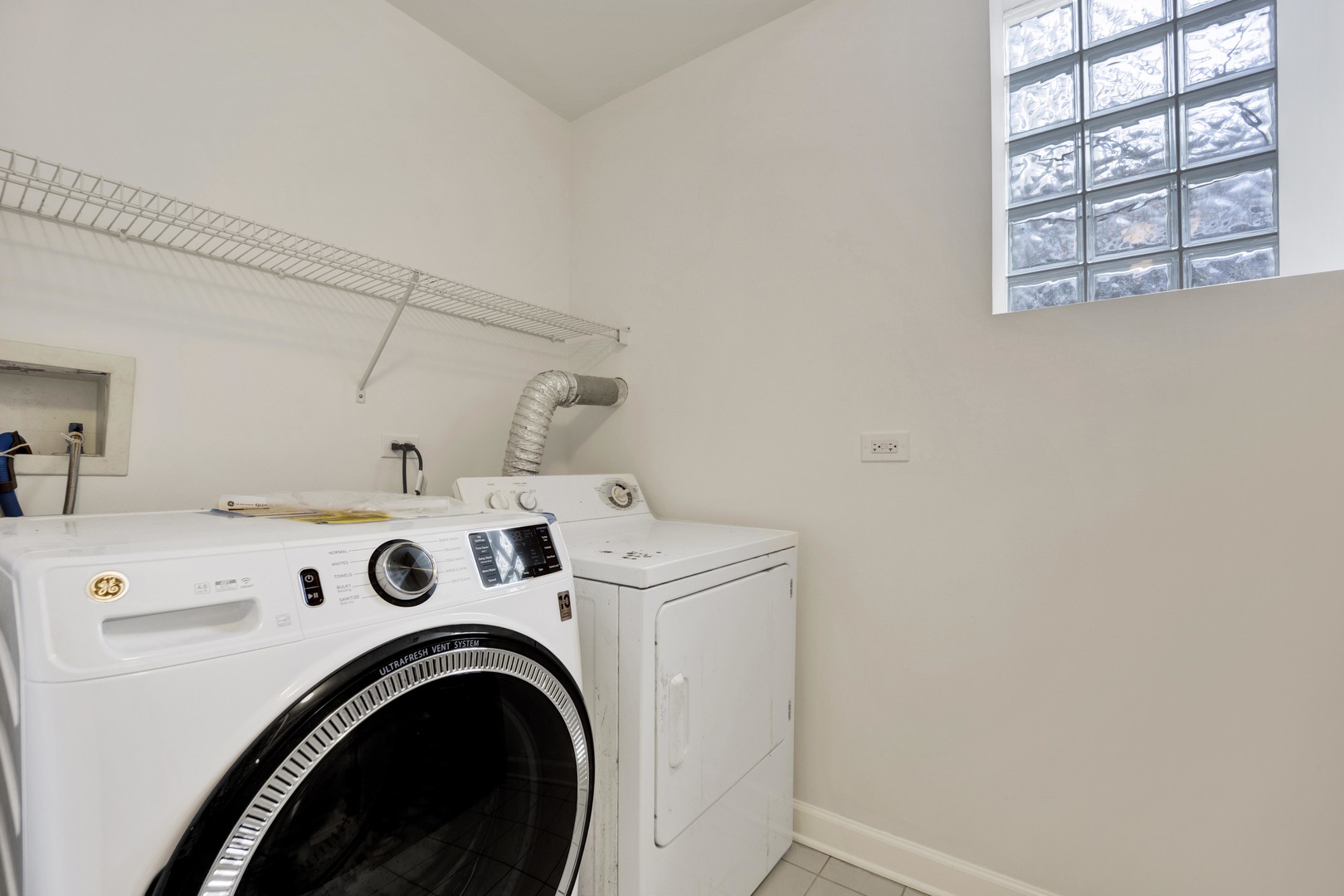 6025 N Ridge Avenue Unit: 1W