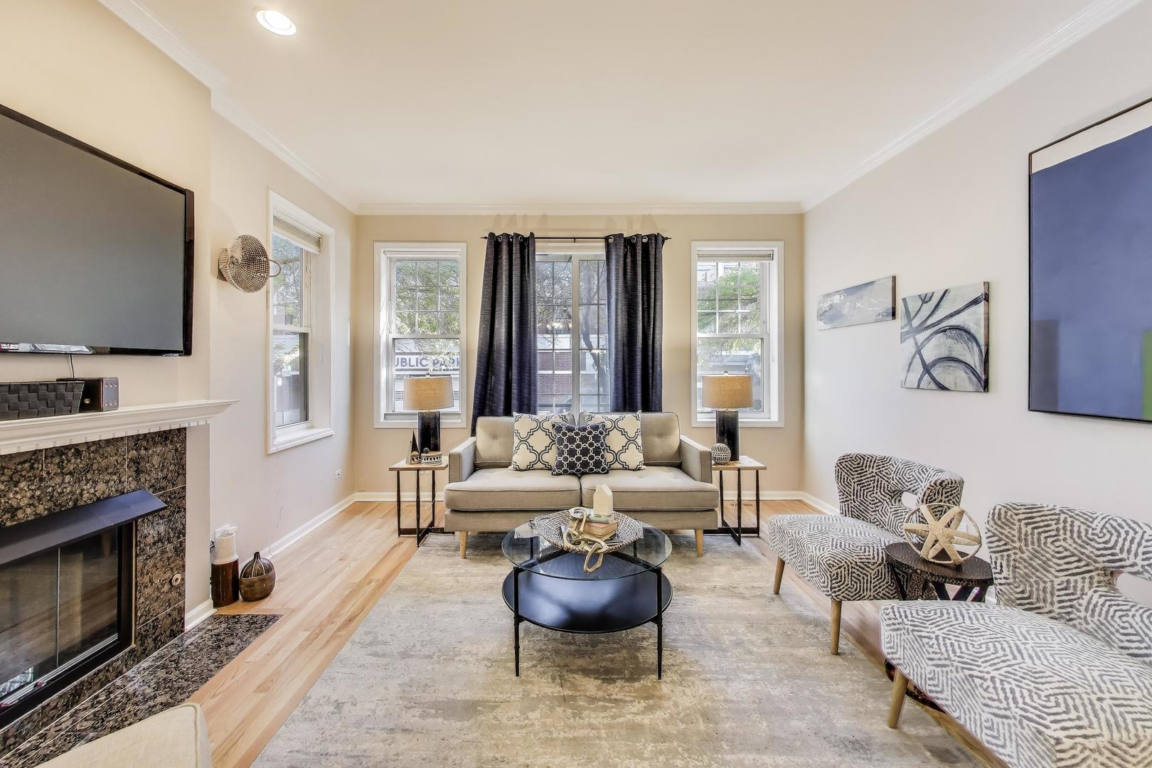 1326 W Belmont Avenue Unit: 1E