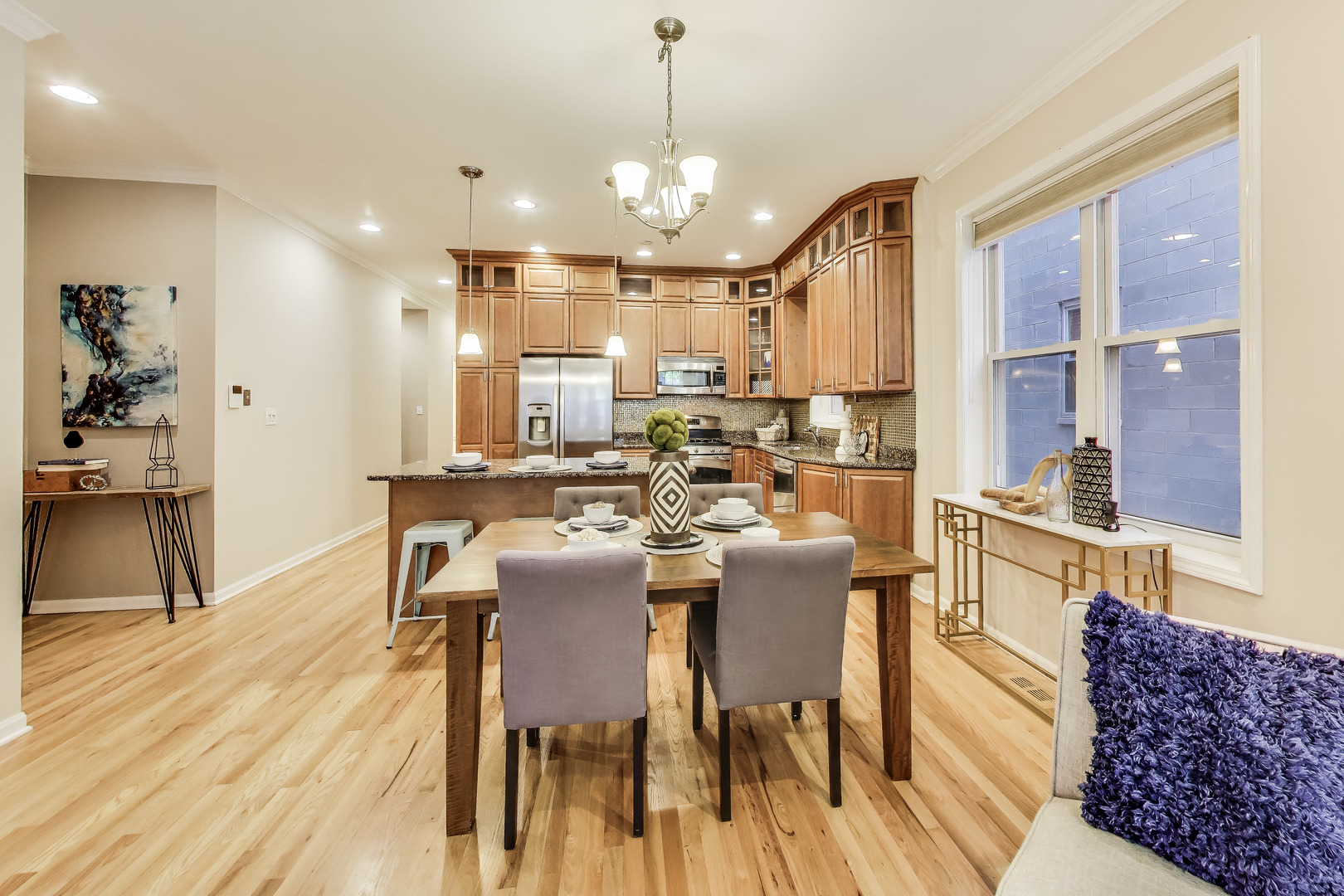 1326 W Belmont Avenue Unit: 1E