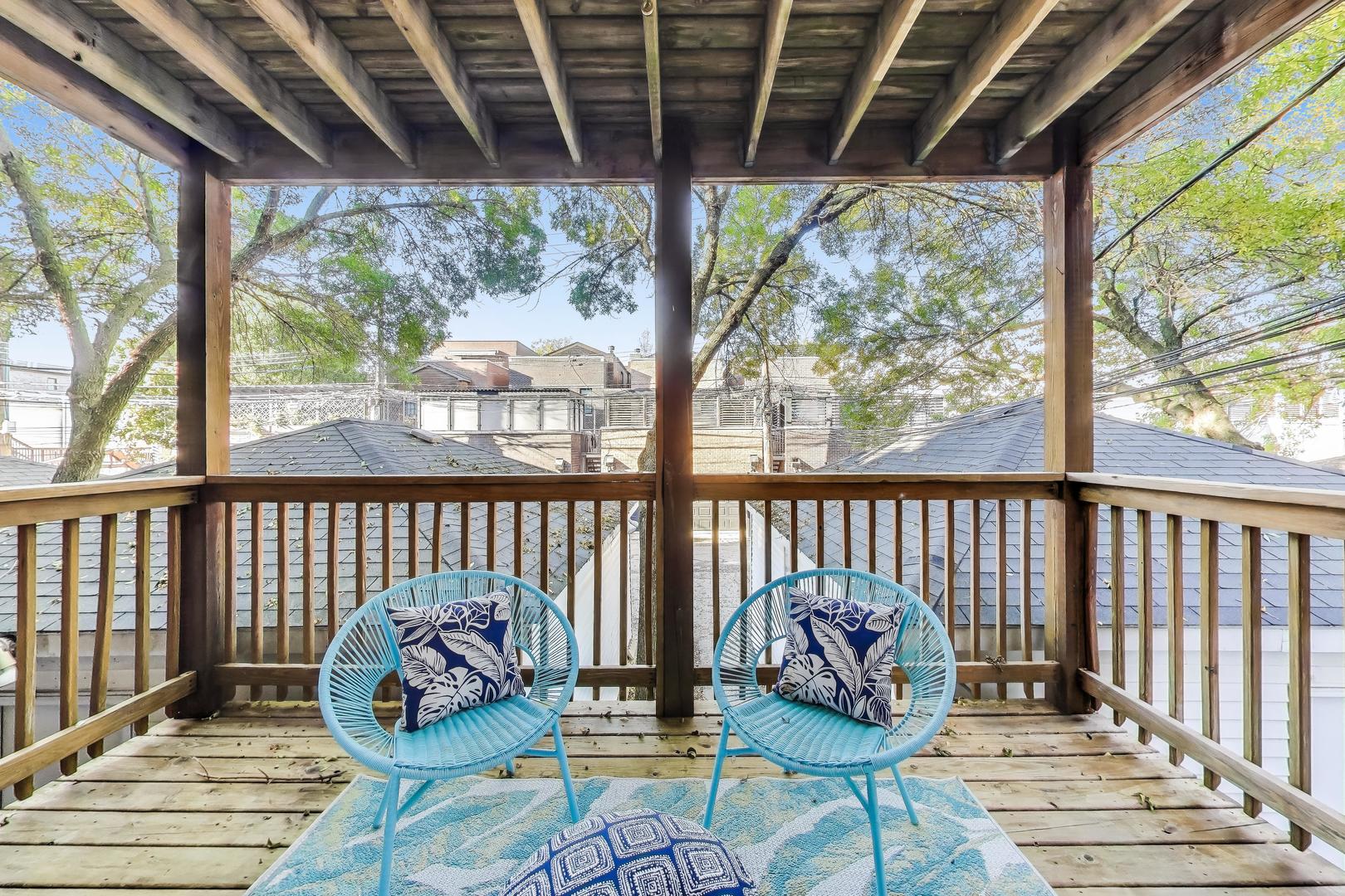 1326 W Belmont Avenue Unit: 1E