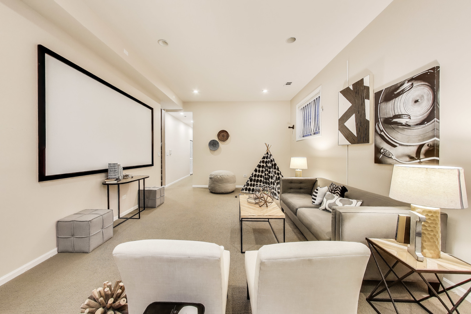 1326 W Belmont Avenue Unit: 1E