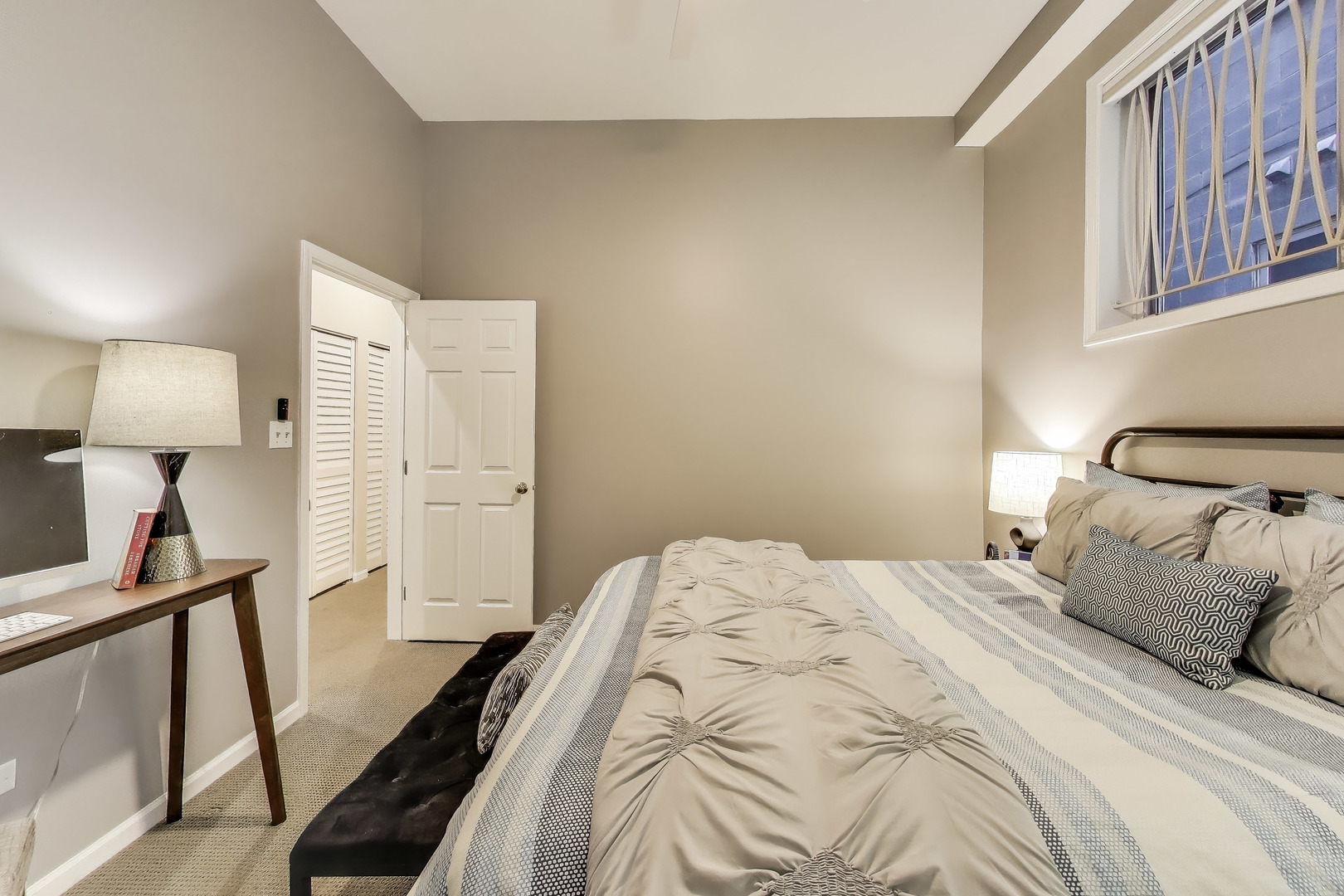 1326 W Belmont Avenue Unit: 1E