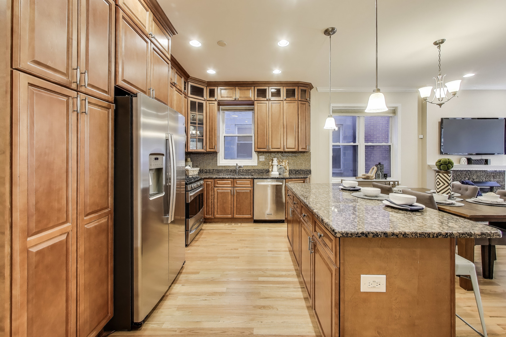 1326 W Belmont Avenue Unit: 1E