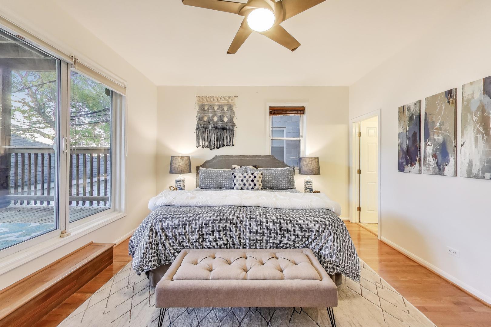 1326 W Belmont Avenue Unit: 1E