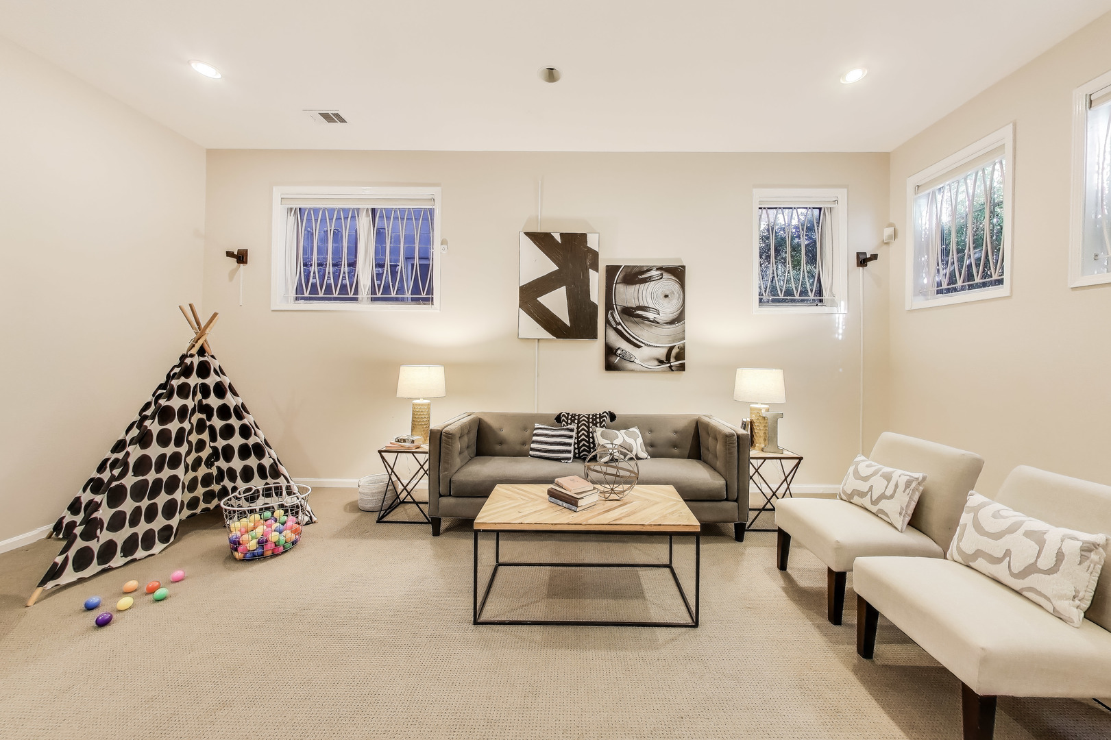 1326 W Belmont Avenue Unit: 1E