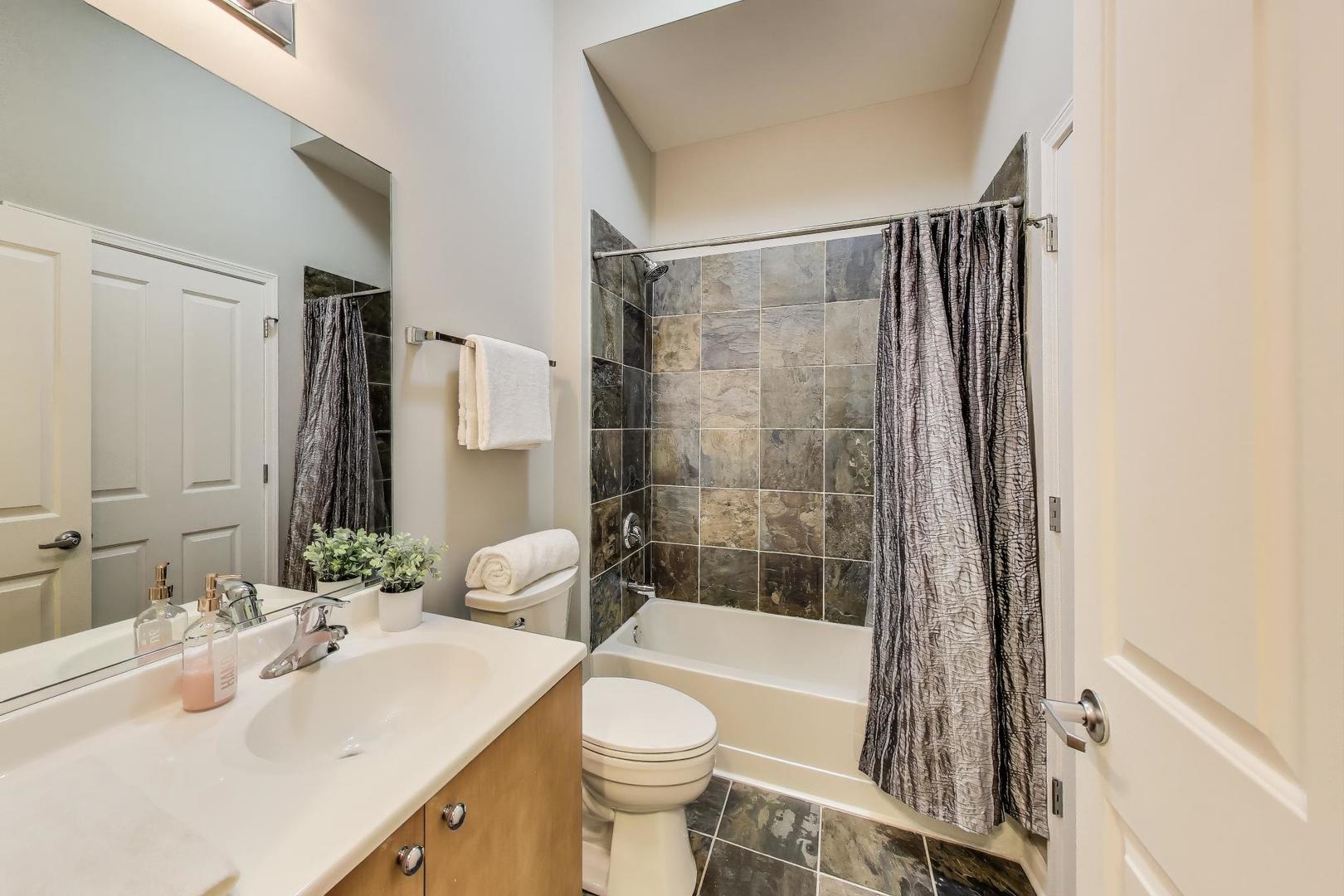 1464 S Michigan Avenue Unit: 1404