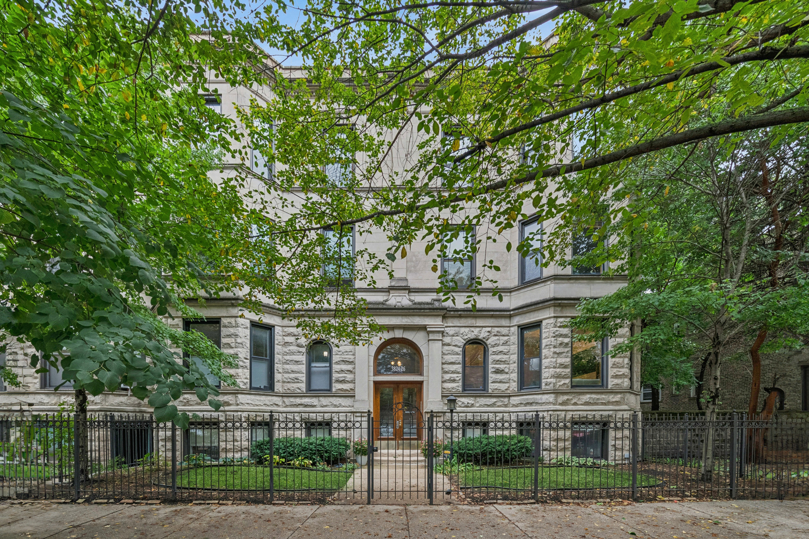 3826 N FREMONT Street Unit: 1N