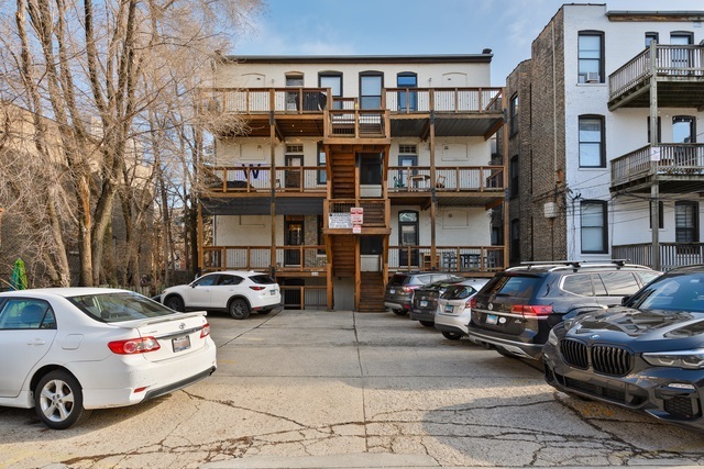3826 N FREMONT Street Unit: 1N