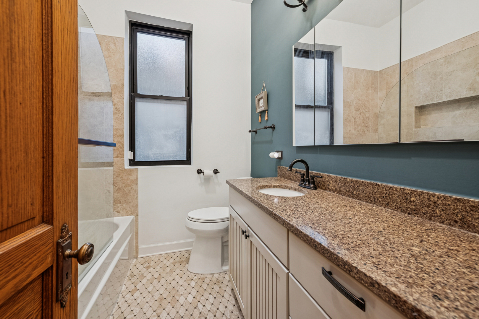3826 N FREMONT Street Unit: 1N