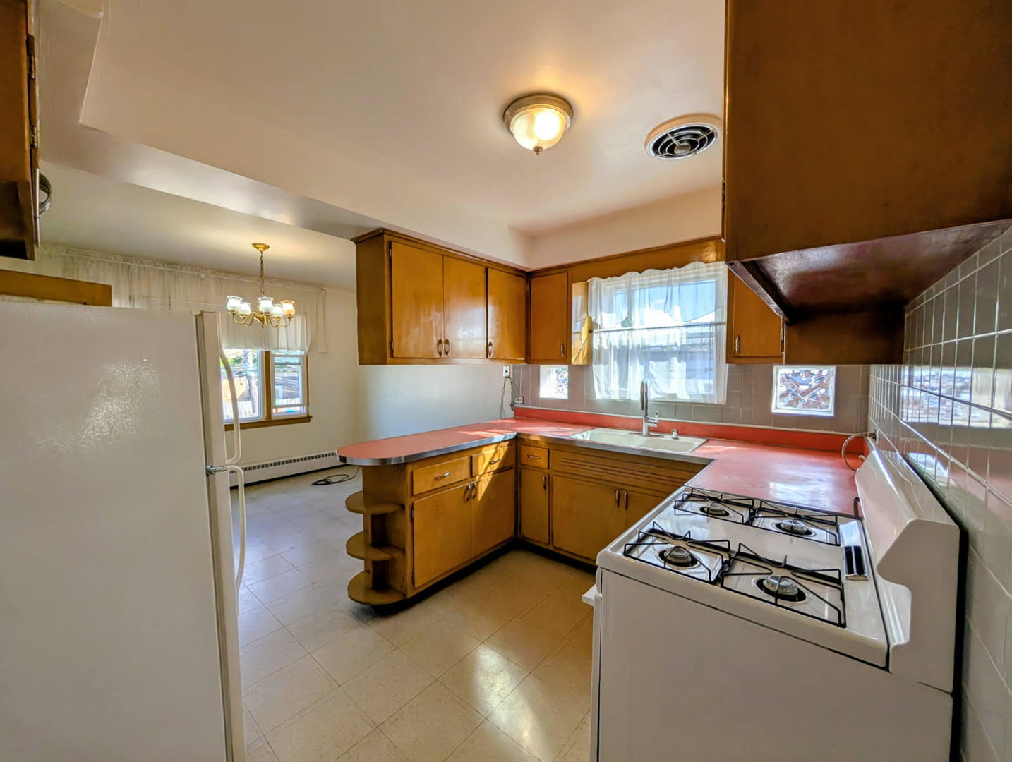 5615 N KIMBALL Avenue Unit: 2