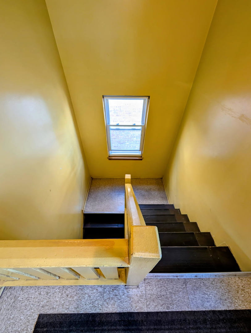 5615 N KIMBALL Avenue Unit: 2