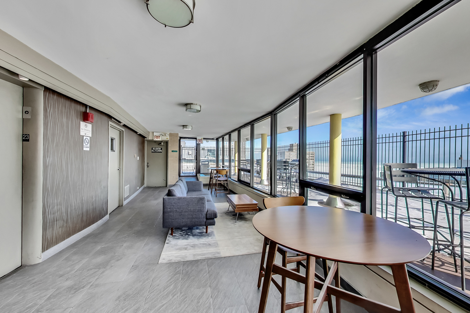 2930 N SHERIDAN Road Unit: 2111