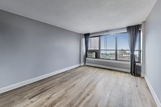 2930 N SHERIDAN Road Unit: 2111