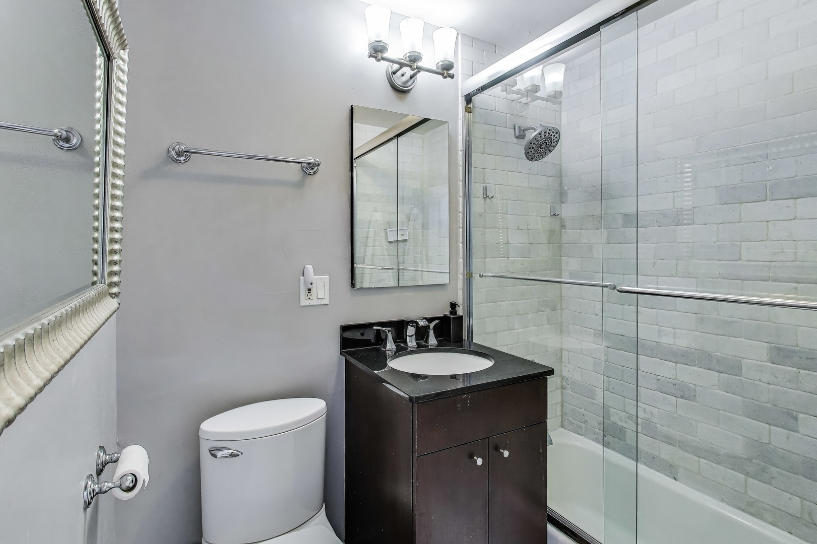 2930 N SHERIDAN Road Unit: 2111