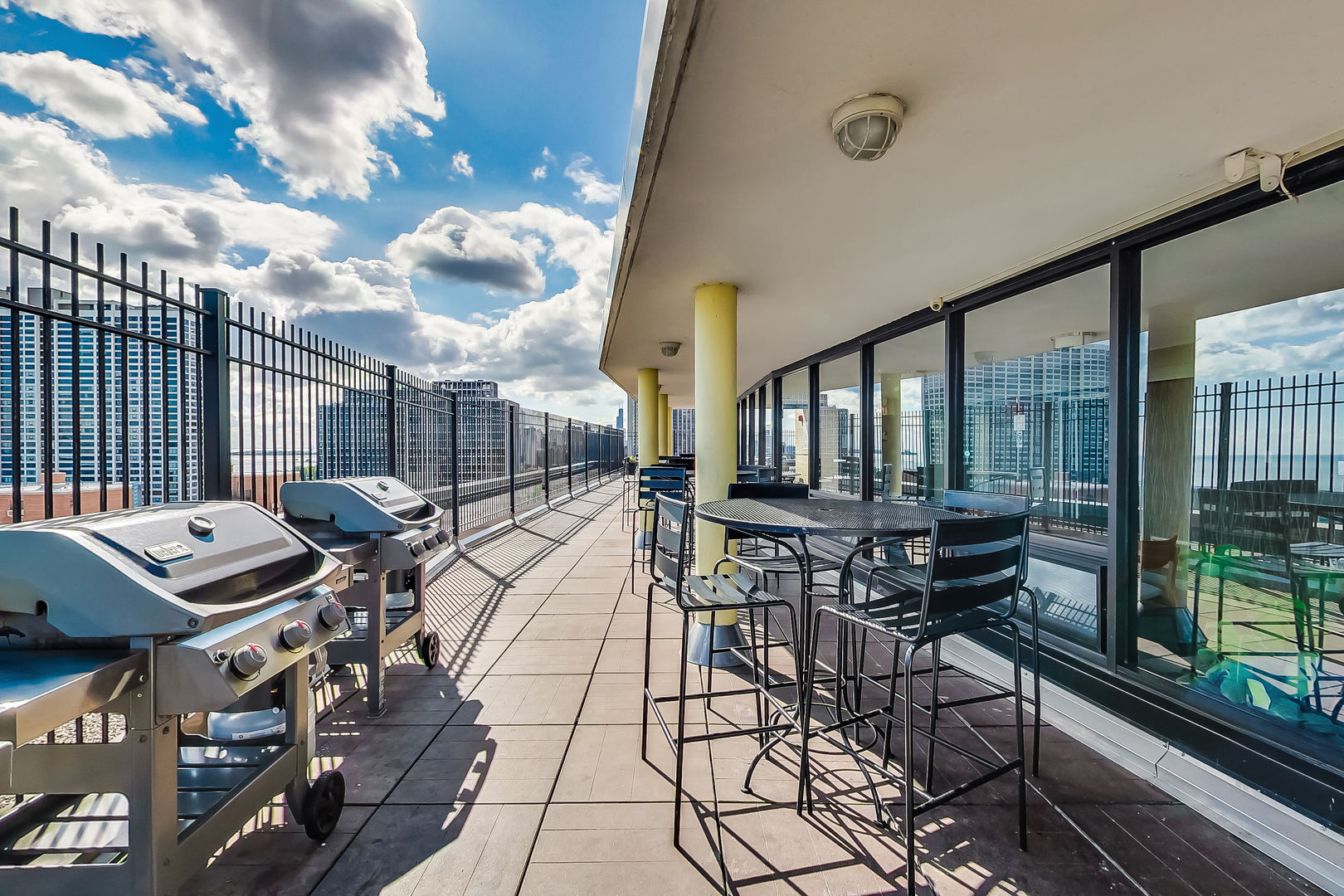 2930 N SHERIDAN Road Unit: 2111