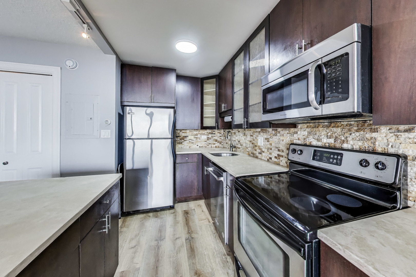 2930 N SHERIDAN Road Unit: 2111