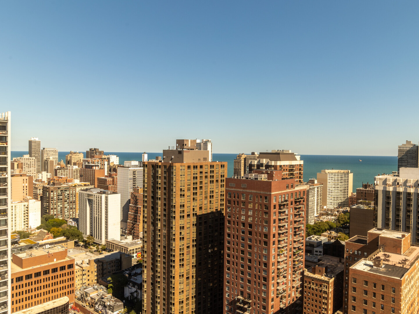 111 W MAPLE Street Unit: 3207