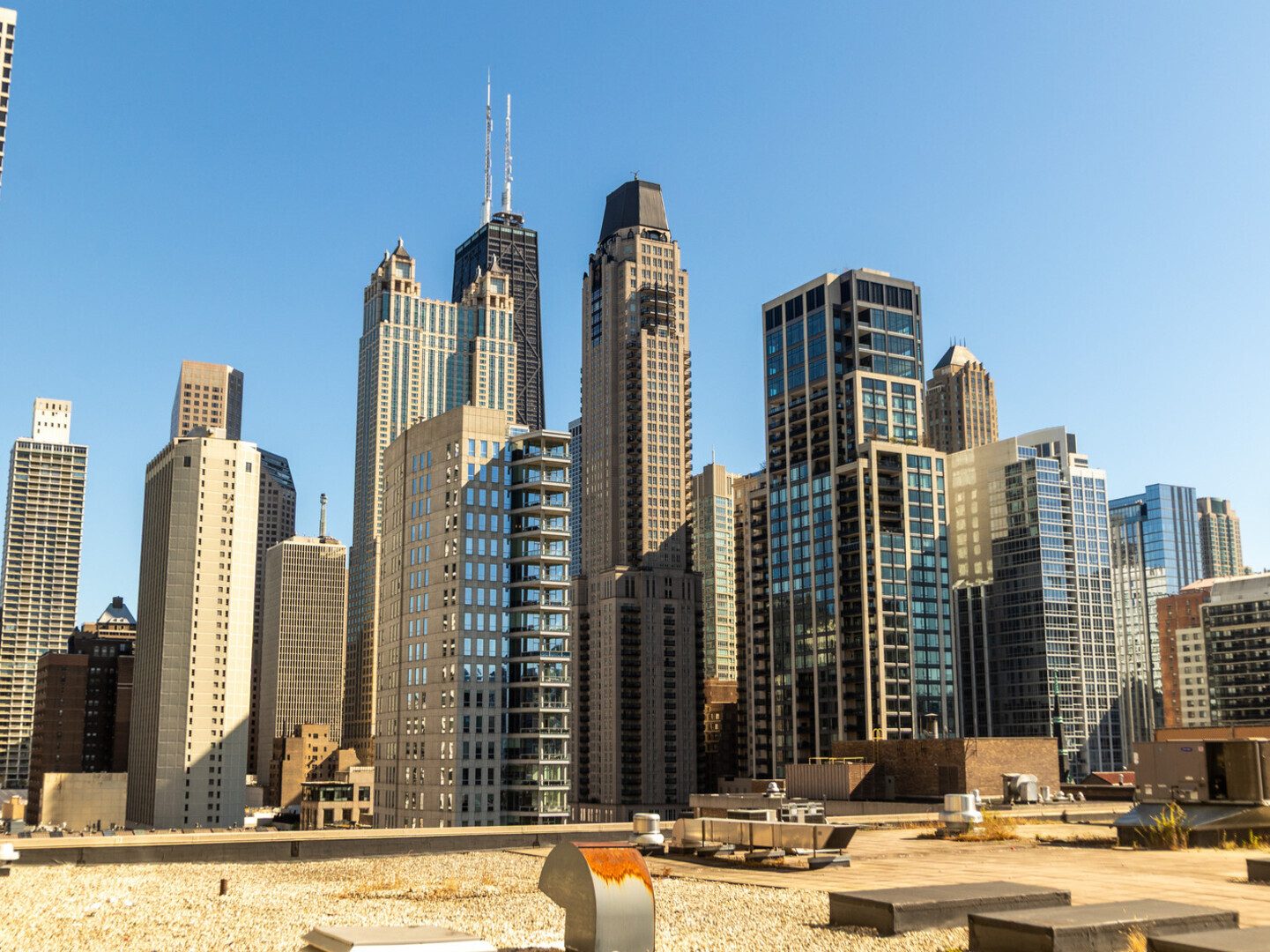 111 W MAPLE Street Unit: 3207