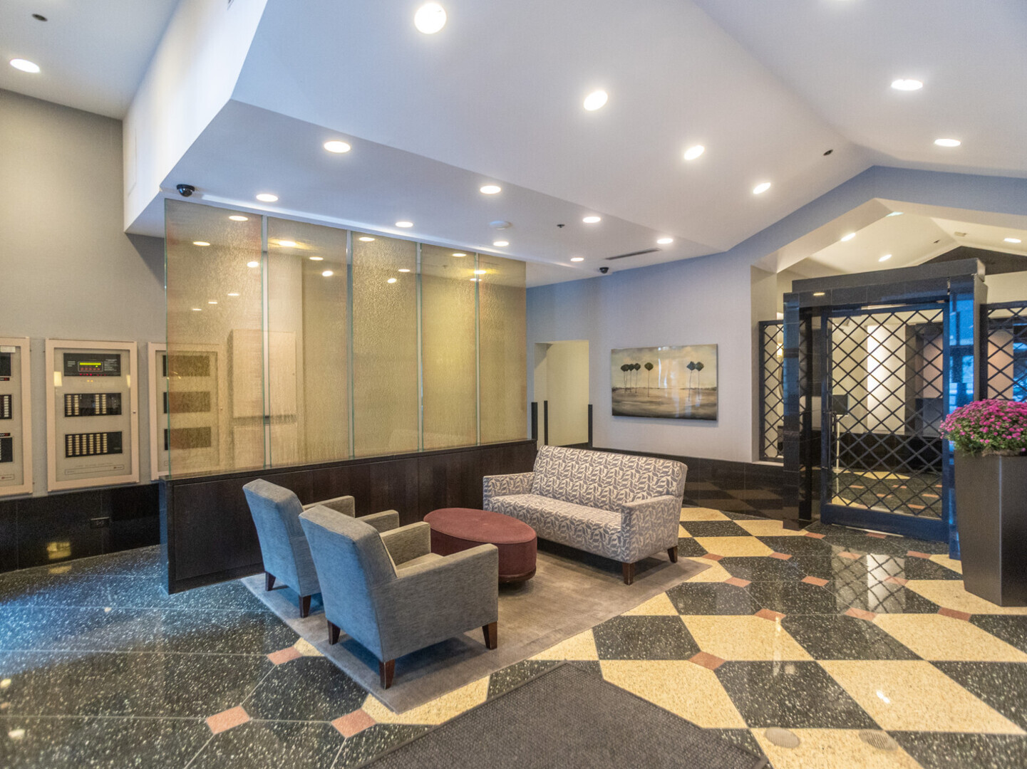 111 W MAPLE Street Unit: 3207